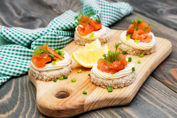 Recipe: Smoked Salmon Christmas Canapés
