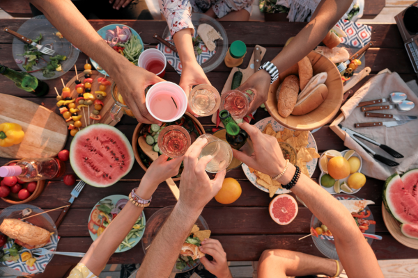 How To Plan The Perfect Picnic This Summer